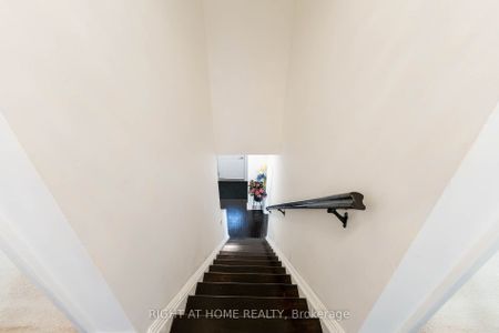 Detached Home For Lease | X8136248 - Photo 2