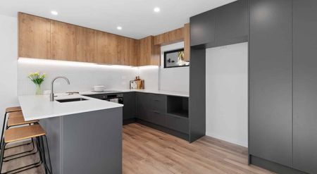 Stylish Living in a Convenient Location - Photo 5