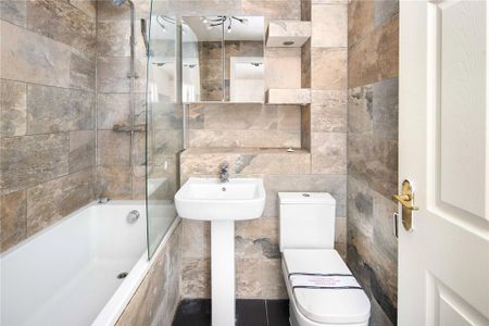 3 bedroom maisonette to rent - Photo 3