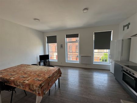 Spacieuse maison d’habitation 4 ch avec 3 caves et grenier - Photo 2