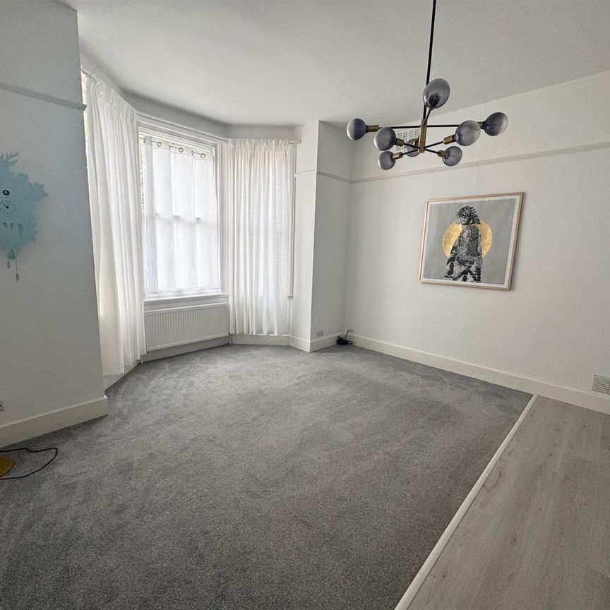 Preston Park Avenue, Brighton - Photo 1