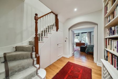 3 bedroom flat to rent - Photo 4