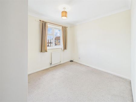 4 bedroom Detached house to rent - Photo 4