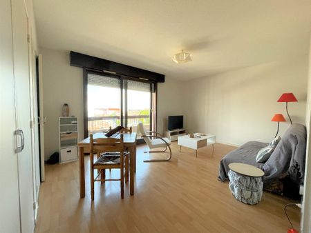 Location Appartement 1 pièce 27m² - Photo 3