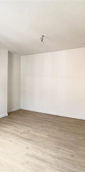 Te huur, instapklaar 1 slaapkamer studio te Vloesberg - Photo 1