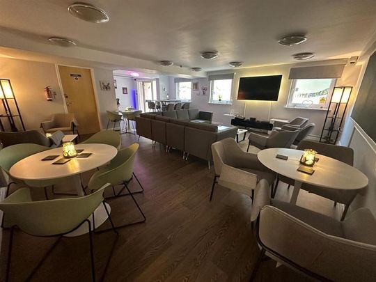 1 bedroom in a flat share to rent - Photo 1