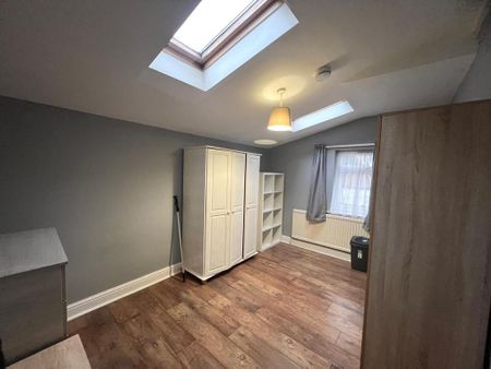 6 bedroom semi-detached house to rent - Photo 4