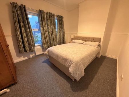 235 Donegall Road, Belfast, BT12 5NB - Photo 3