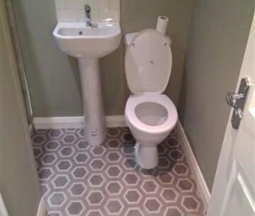 Room 1, 31 Ponsonby Avenue, Belfast, BT15 2LS - Photo 6