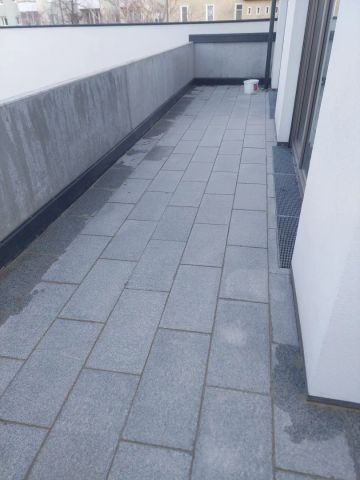 Miete: 2 Zimmer Balkon, Garage und TG-Stellplatz - Photo 2