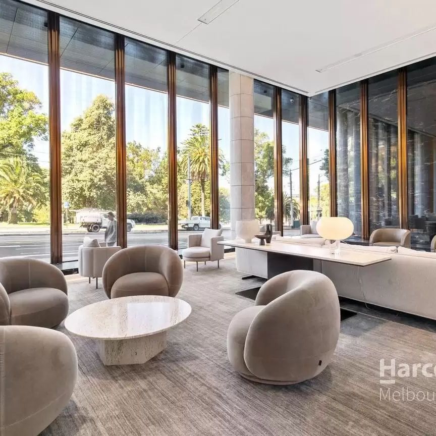 Modern Apartment With Spectacular Views - Photo 1