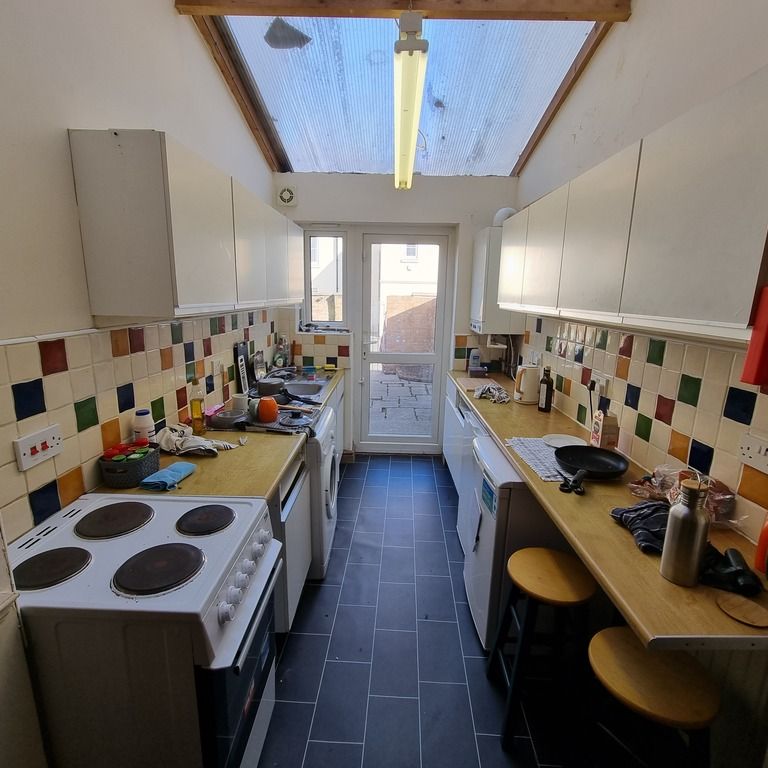 4 Bed Student Accommodation - Photo 1