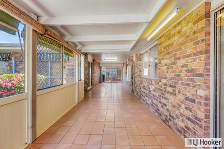 A REFINED RESIDENCE OFFERING COMFORT, SPACE & SUPERB PRACTICALITY - Photo 2