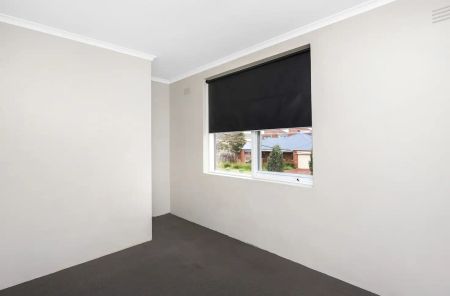 “Sunny apartment in a popular pocket of Maidstone” - Photo 2