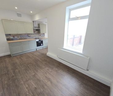 3 bedroom terraced house to rent - Photo 6