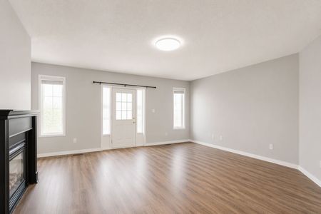 For Lease - 196 Featherstone Road, Milton, Ontario - Photo 4
