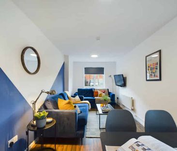 6 Bedroom House - Photo 1