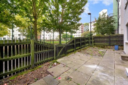 3 bedroom flat in Brecknock Road Estate - Photo 3