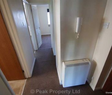 2 bedroom property to rent in Westcliff On Sea - Photo 2