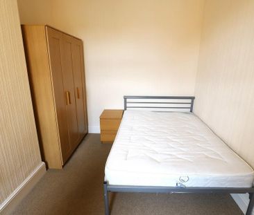 4 bedroom terraced house to rent - Photo 5