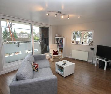 Hillview Road, Woking, Surrey, GU22 - Photo 3