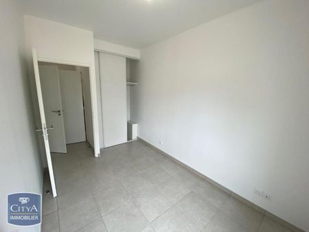Location Appartement 3 pièces 54m² CLICHY SOUS BOIS 93390 - Photo 2