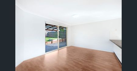 CONTEMPORARY 5-BEDROOM FAMILY HOME | PRIME LOCATION!! - Photo 5