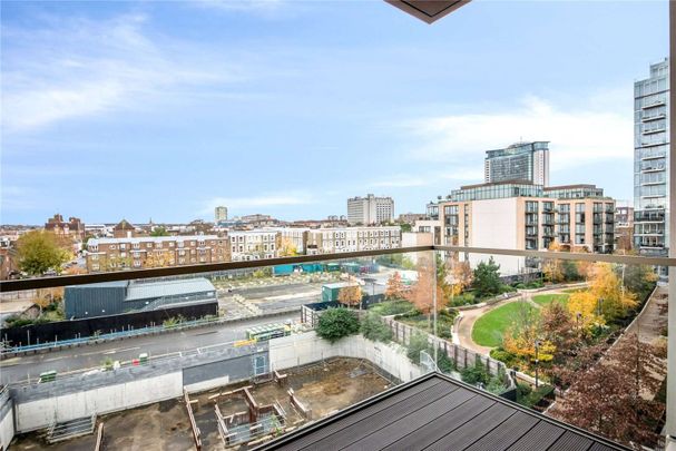 Spacious and light modern one bedroom apartment with balcony. - Photo 1