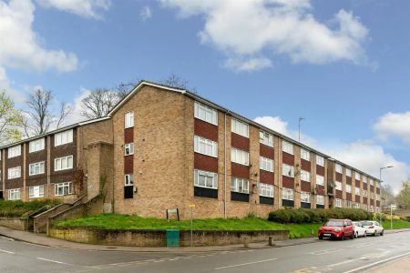 Figtree Hill, Hemel Hempstead, HP2 5HG, Hertfordshire - Photo 2