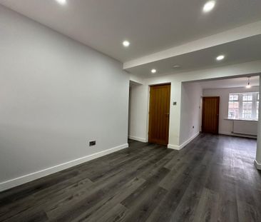 4 bedroom detached house to rent - Photo 4