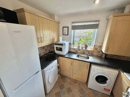 2 bedroom apartment to rent - Photo 3