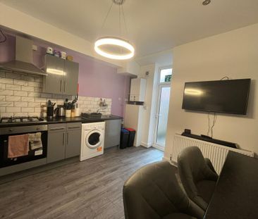 Alpha Street, Salford - Photo 4