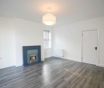 2 bed Flat for Rent - Photo 5