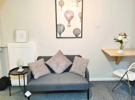 1 bedroom property to rent - Photo 2