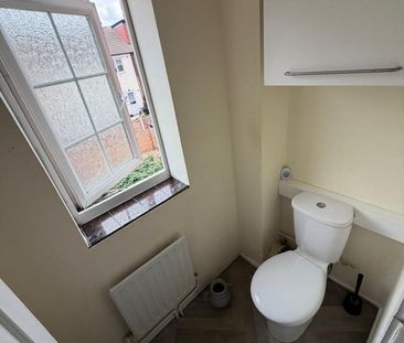 Room in a Shared Flat, Boreham Avenue, E16 - Photo 4