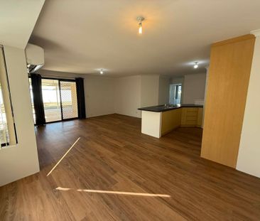 Newly Refreshed Spacious Home - Photo 2