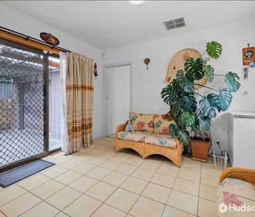 Spacious home. - Photo 3
