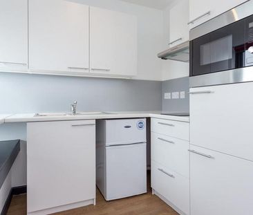 Studio to rent - Photo 6