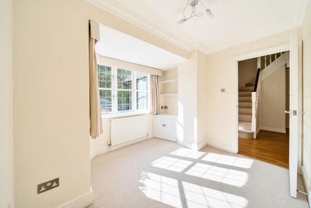 5 bedroom detached house to rent - Photo 2