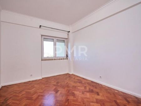 3 bedroom luxury Flat for rent in Lumiar, Lisbon - Photo 5