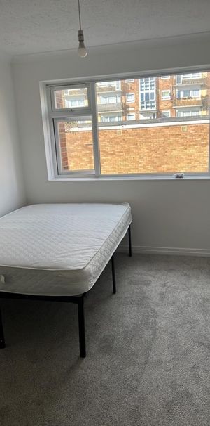 Room in a Shared House, Chalkhill Road, HA9 - Photo 1