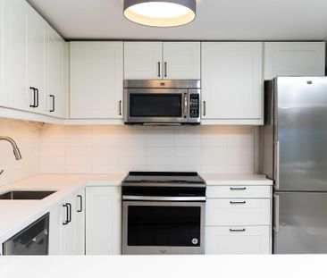 For Lease - 1207 Lorne Park-Coachhous Road, Mississauga, Ontario - Photo 1