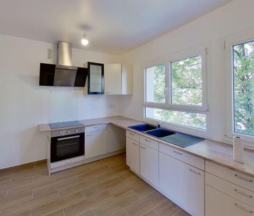 Location Appartement 5 pièces 97m² - Photo 2