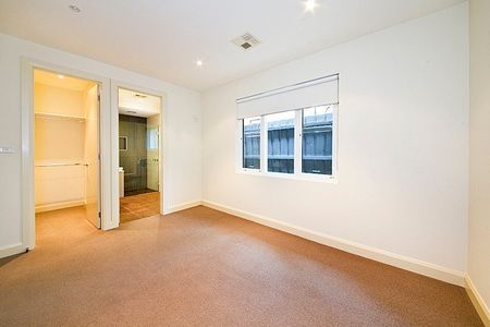 Short Term Rental Available- For inspection please email Katie- kpickering@hodges.com.au - Photo 2