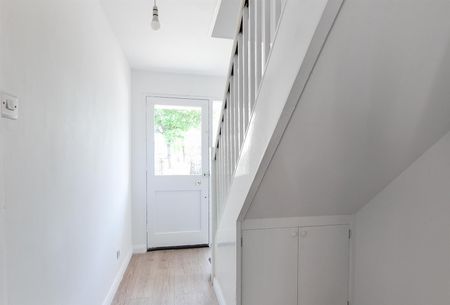 33 Westmount Avenue - Photo 2