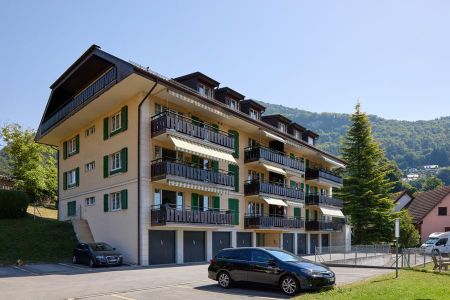 Bel appartement de 3 pièces situé au dernier étage avec vue sur le lac - Photo 2