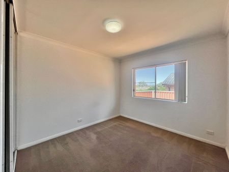 LARGE VILLA - HANDY LOCATION - Photo 3