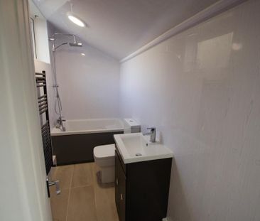 2 bedroom terraced house to rent - Photo 6