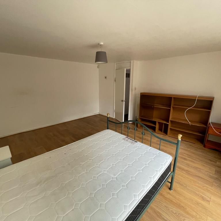 5 bedroom terraced house to rent - Photo 1