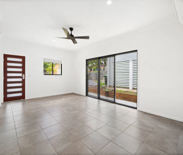 NEW-BUILD HOUSE IN MANSFIELD CATCHMENT! - Photo 1